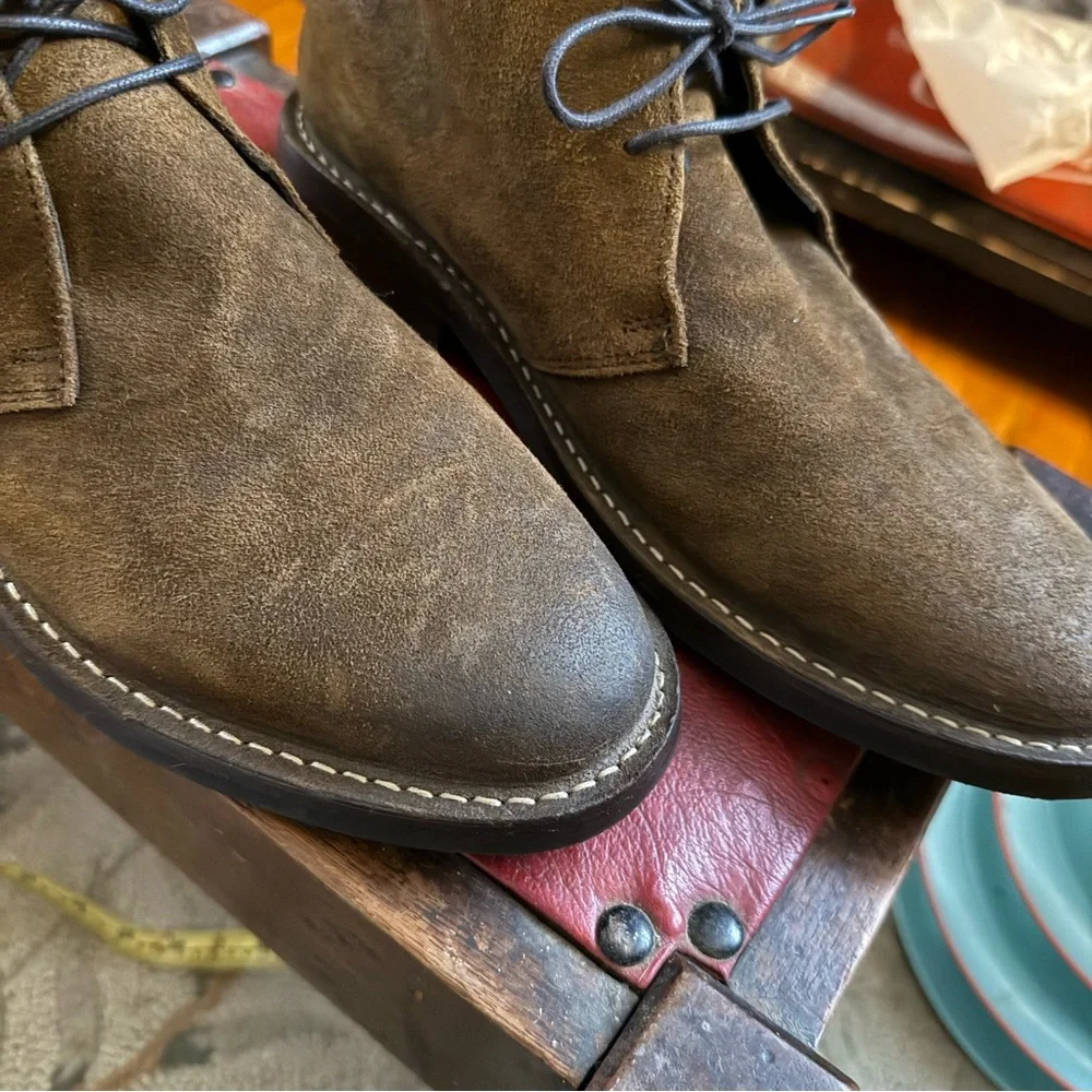 Thursday boot co. Scout classic brown suede chukka boots. 9.5